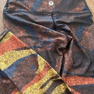 2/40$Yoga democraty unique heart tone made with recycle bottles size small